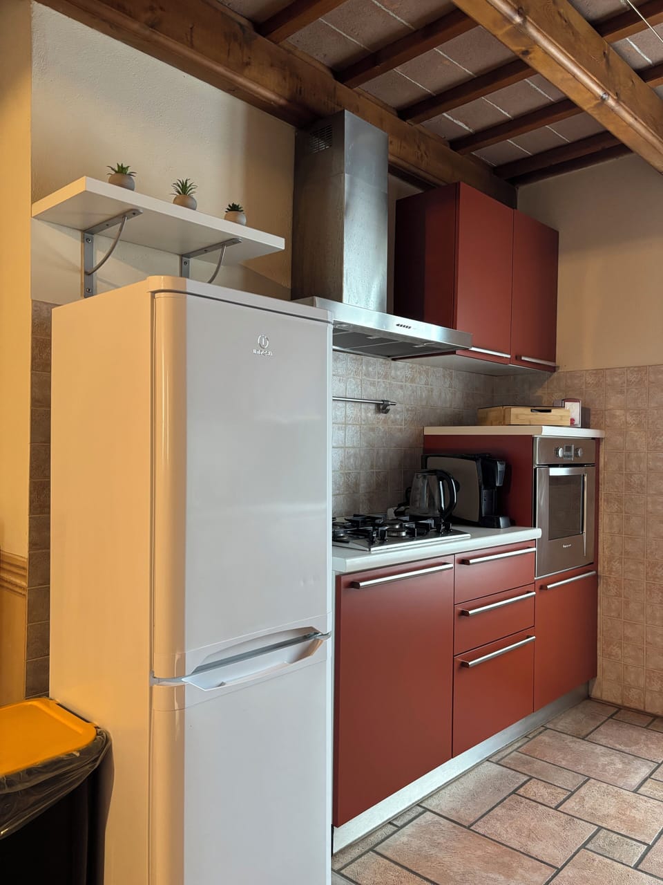 Basic Apartment, City View | Private kitchen