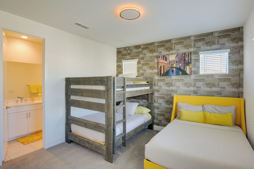 House (4 Bedrooms) | Interior