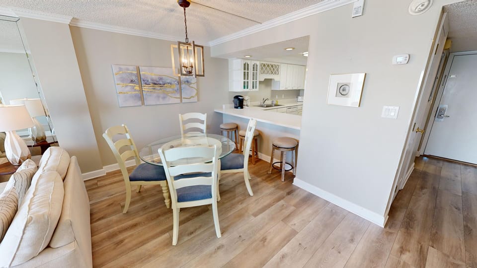 Condo, 2 Bedrooms | Interior