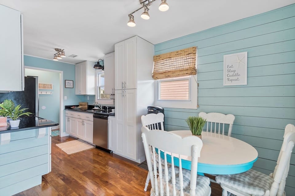 House, 2 Bedrooms | Dining