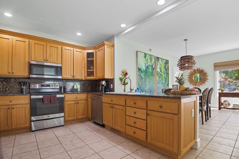 Open concept kitchen and dinning area perfect for island entertainment