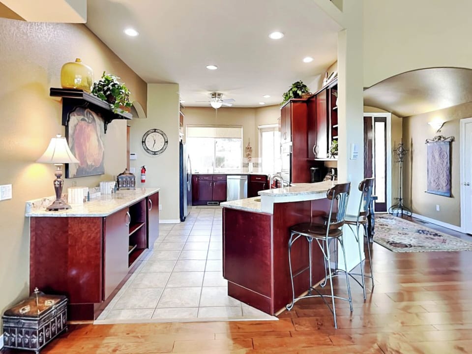 Full Kitchen