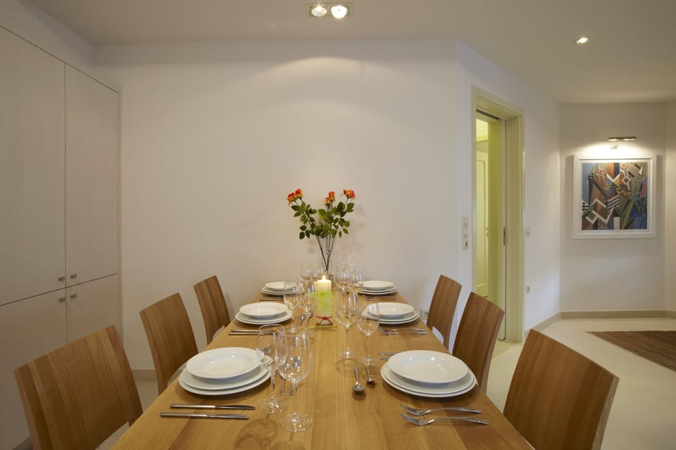 Suite, 2 Bedrooms | In-room dining