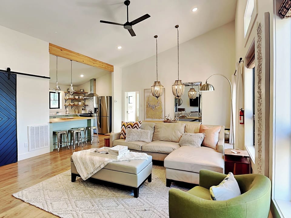 House (3 Bedrooms) | Property amenity