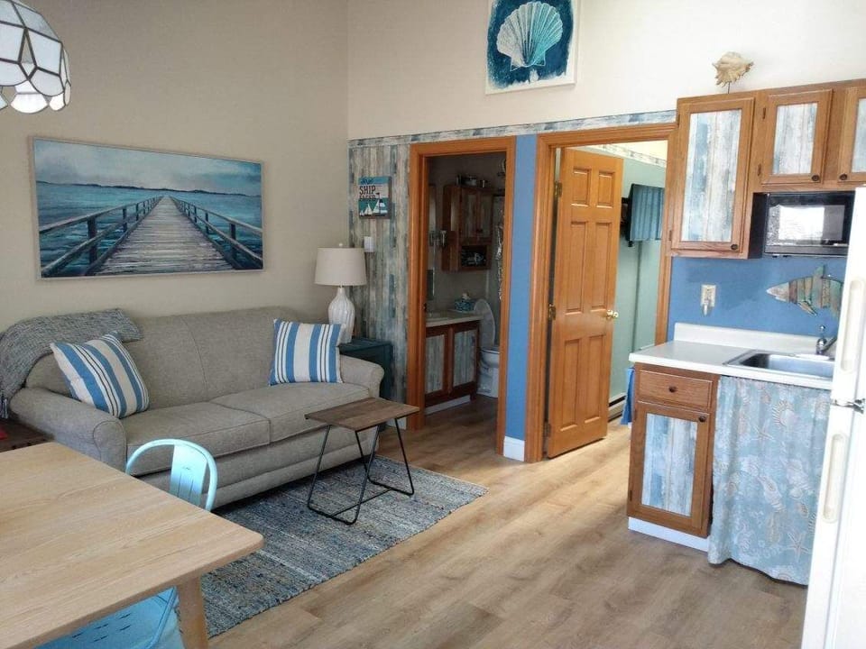 Open concept - living room / kitchen area 