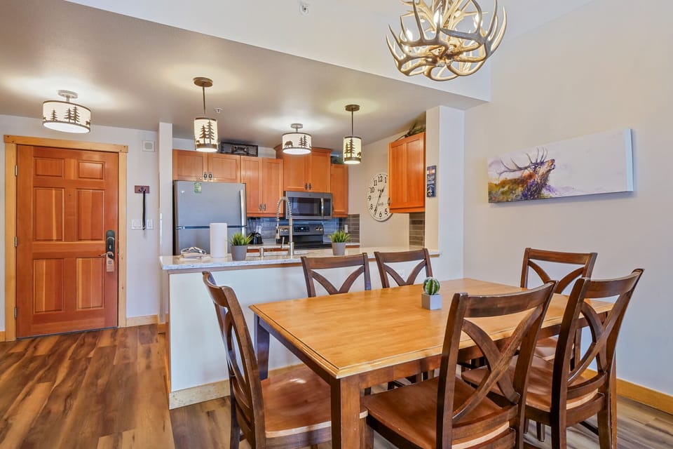 Dining Room, Dining Table, Furniture, Indoors, Table