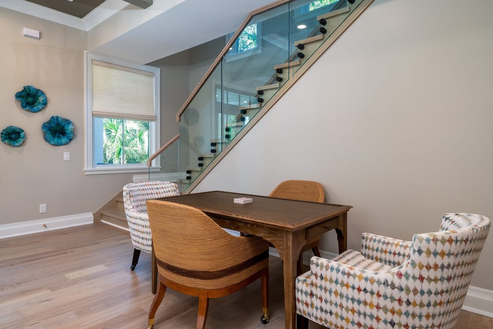 Perfect puzzle or game table