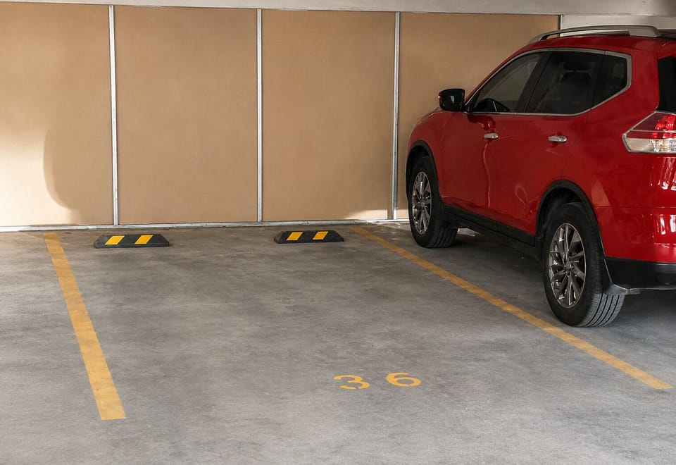 Private parking Spot