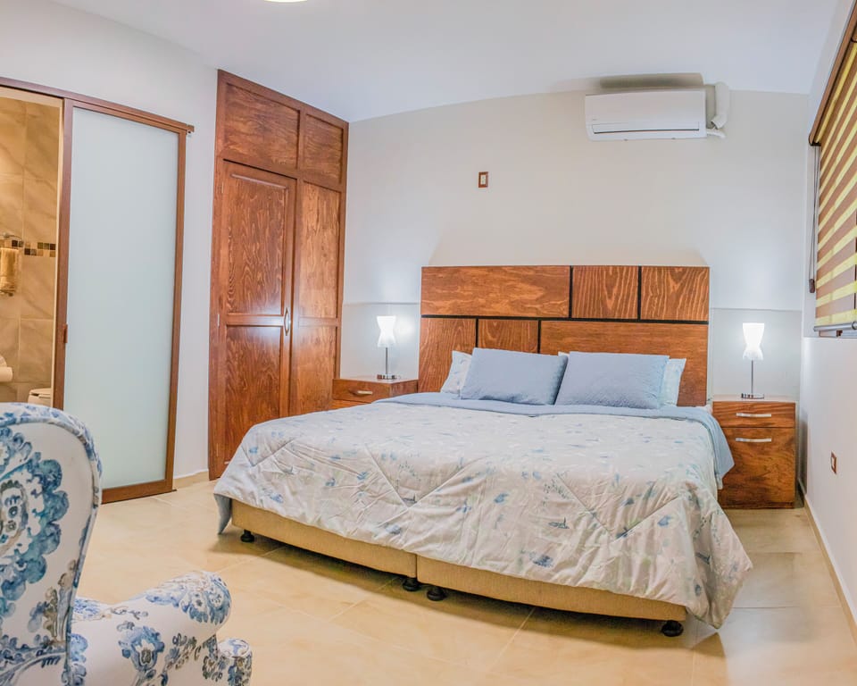 Deluxe Studio, Tower | In-room safe, desk, laptop workspace, iron/ironing board