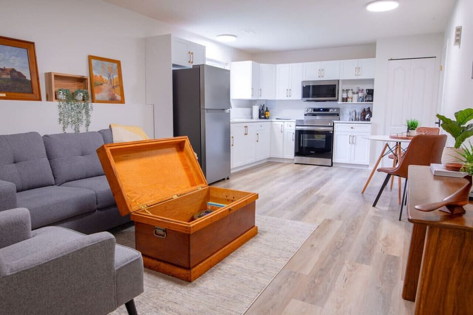 There are a variety of board games, books, and excerise equipment in the wooden chest.