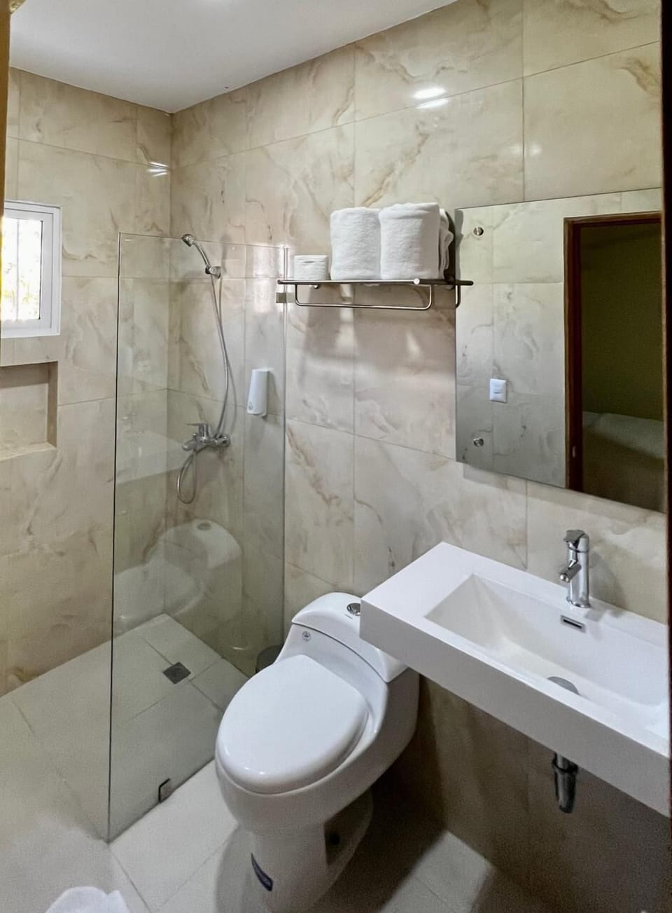 Room, 1 Queen Bed, Non Smoking, Garden View | Bathroom | Shower, towels, soap, toilet paper