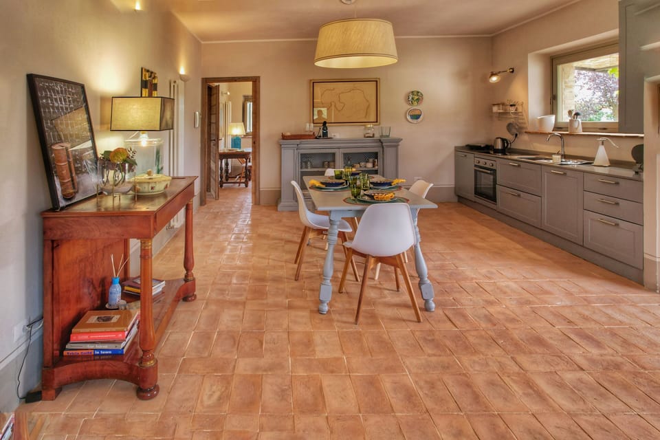 Kitchen or kitchenette,Living room,Floor plan