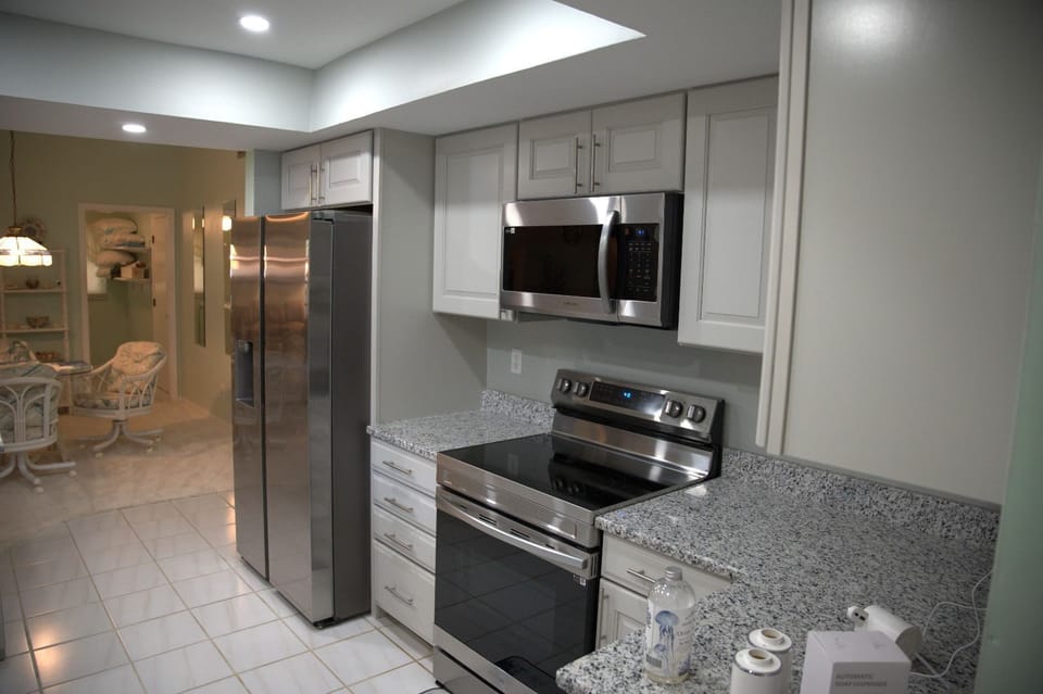 Modern kitchen with all the amenities 