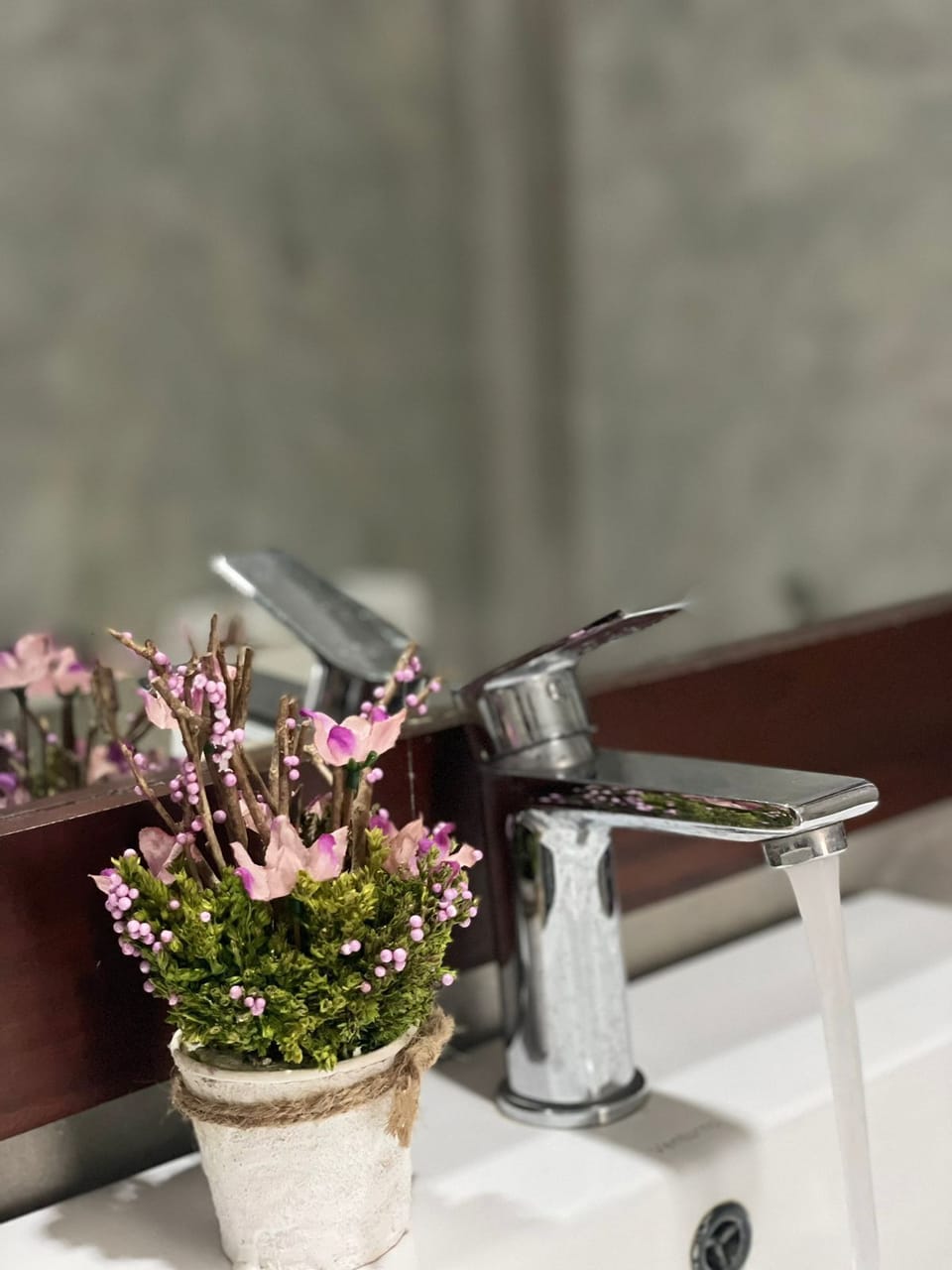 Bathroom sink
