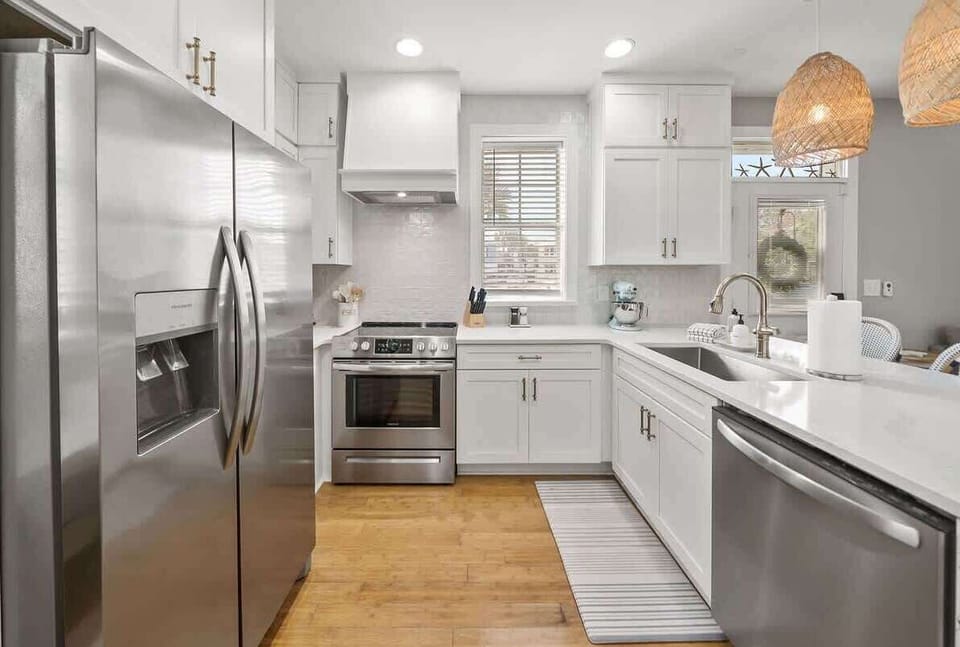 Kitchen is fully stocked with all your cooking essentials!