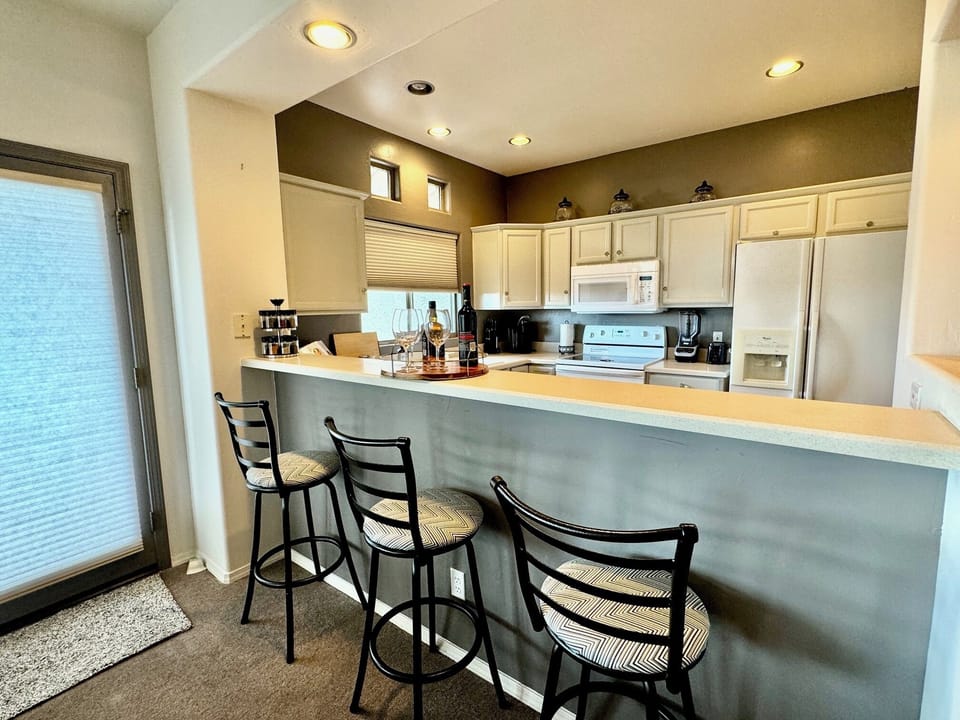 Kitchen Bar