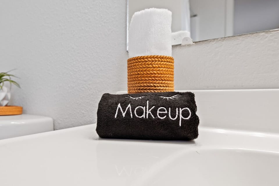 full bathroom amenities