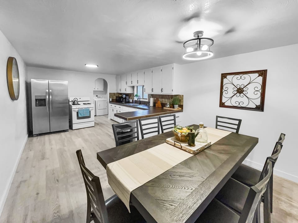 House, 3 Bedrooms | Dining