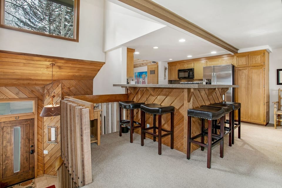 Condo, 4 Bedrooms | Private kitchen | Fridge, oven, coffee/tea maker, toaster
