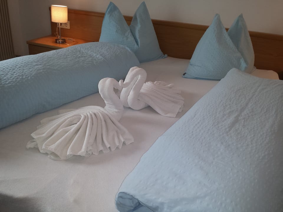 Classic Double Room | In-room safe, desk, free WiFi, bed sheets