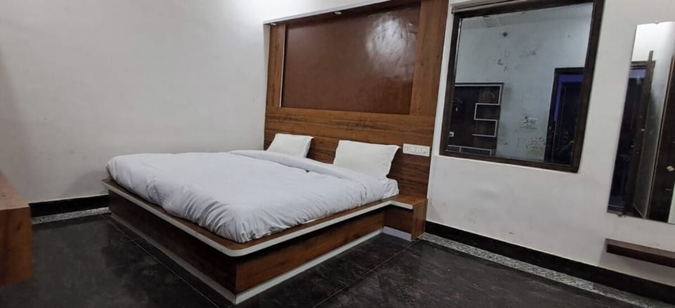 Deluxe Double Room | Free WiFi