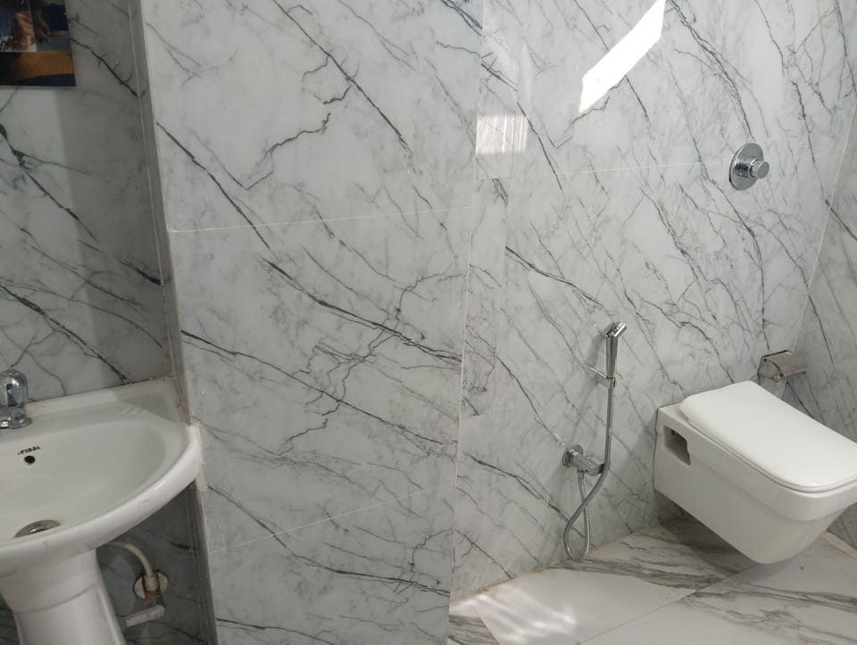 Comfort Double Room, 1 Bedroom, Garden View | Bathroom | Shower, towels, soap, shampoo