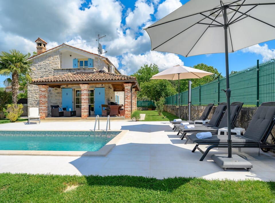 Villa | Pool | Indoor pool, outdoor pool