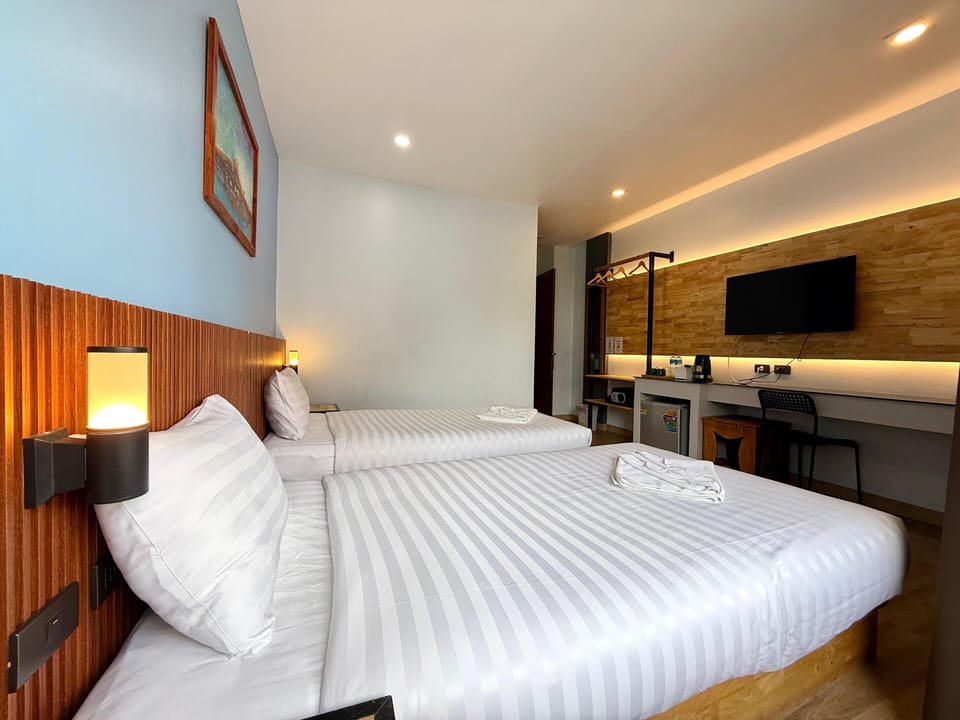 Premium bedding, in-room safe, laptop workspace, free WiFi