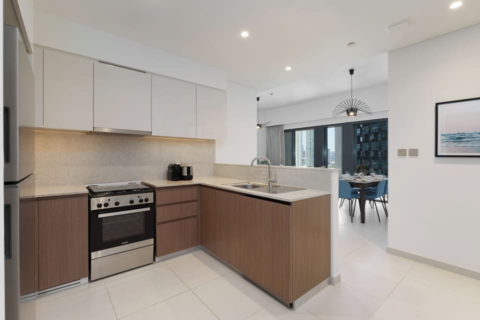 Deluxe Apartment, 2 Bedrooms, Balcony | Private kitchen | Coffee/tea maker, electric kettle