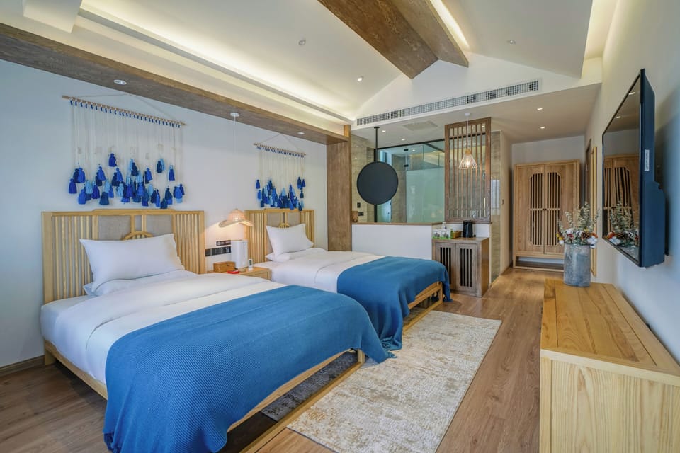 Luxury Twin Room | Soundproofing, WiFi (free)