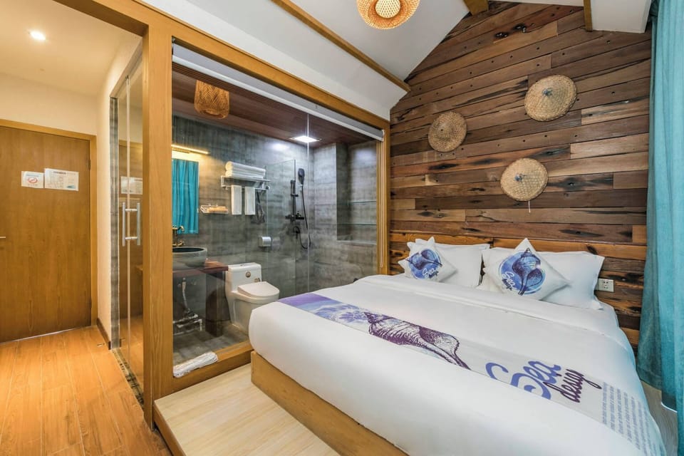 Basic Double Room, Partial Ocean View | Blackout drapes, free WiFi