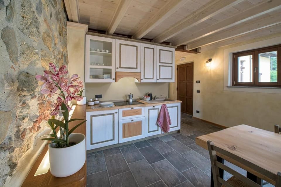Room, 1 Bedroom, Smoking, Patio | Private kitchen