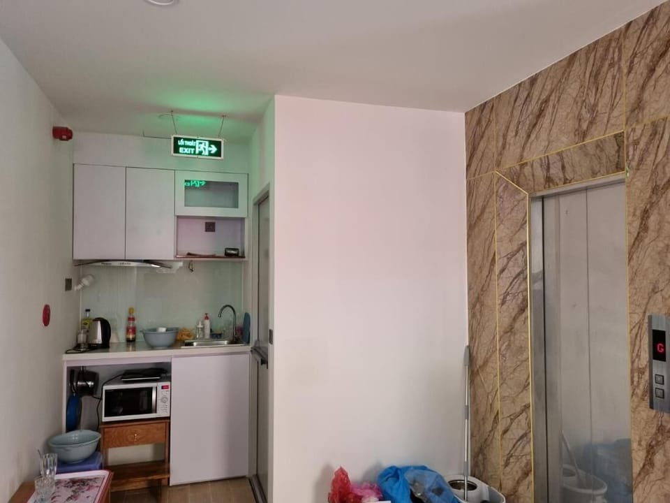 Apartment, 3 Bedrooms, Balcony | Private kitchen