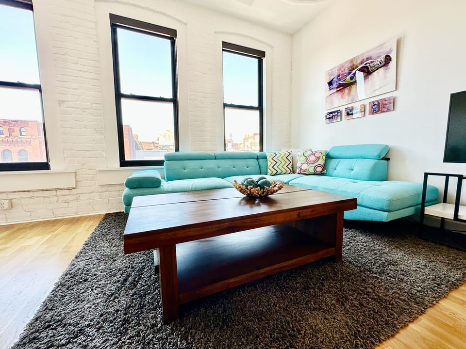 Living room, alternate view