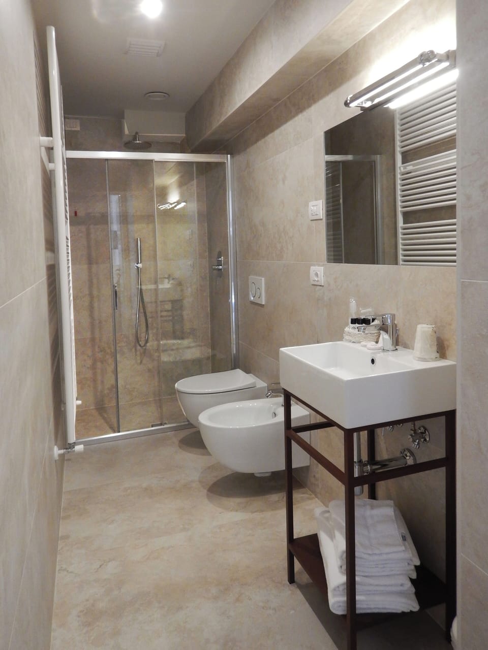 Superior Apartment, City View | Bathroom | Shower, free toiletries, hair dryer, bathrobes