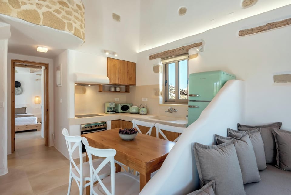 Villa, Mountain View | Private kitchen | Full-size fridge, oven, dishwasher, espresso maker