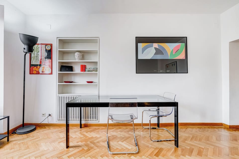 Apartment, 1 Bedroom, Non Smoking, City View | Living area | 32-inch flat-screen TV with cable channels
