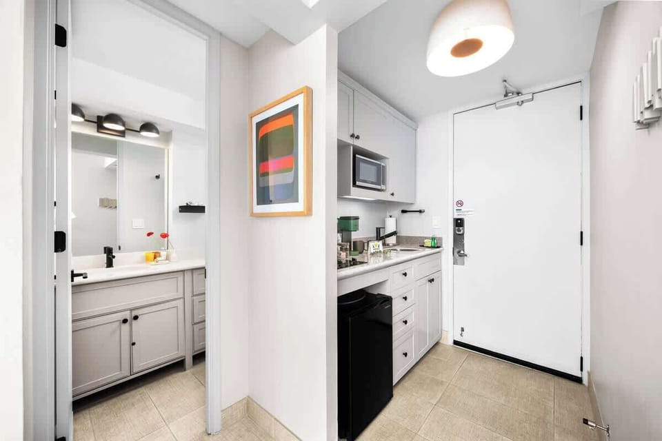 Access to the bathroom and kitchenette