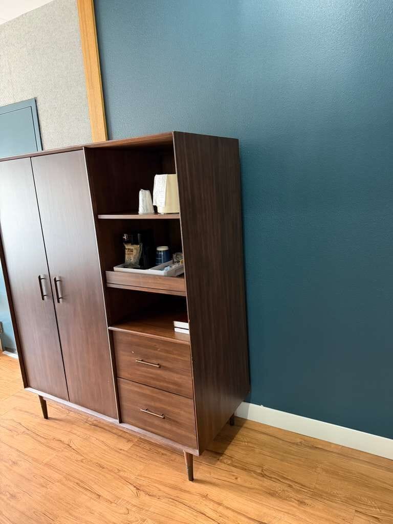 Soundproofing, WiFi (free)