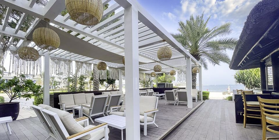 Poolside bar