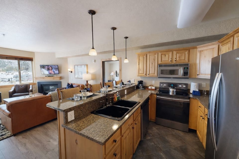 Condo, 2 Bedrooms | Private kitchen | Coffee/tea maker, fridge, oven, electric kettle