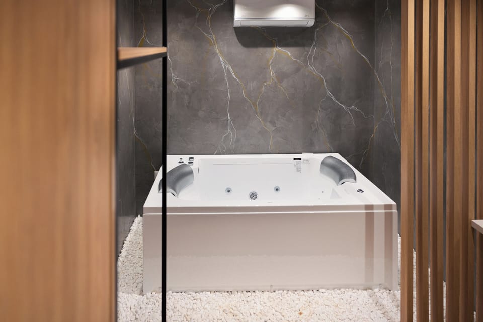 Superior Double Room | Desk, soundproofing, free WiFi, bed sheets