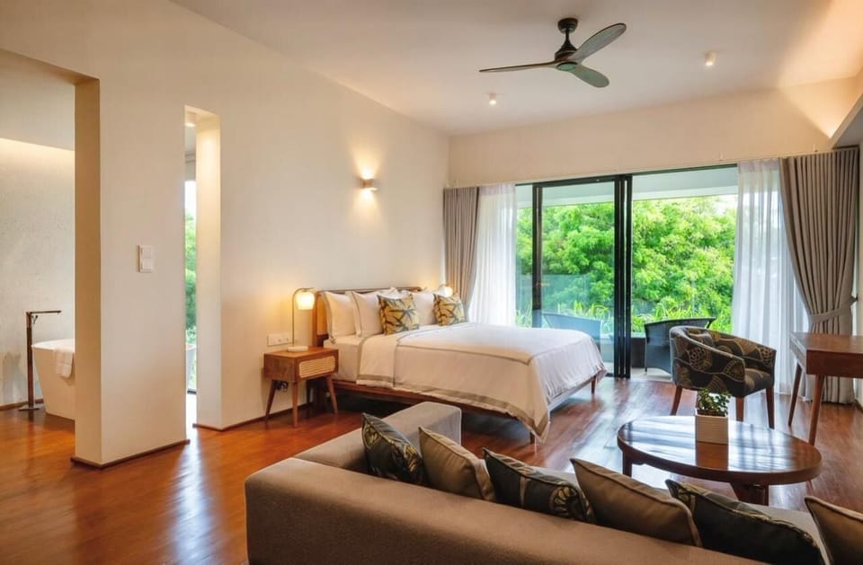 Luxury Suite, Balcony, Ocean View | In-room safe, desk, laptop workspace, blackout drapes