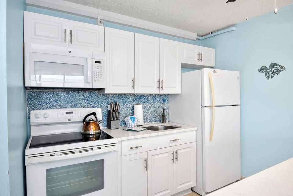 Full Kitchen for everything you would need!