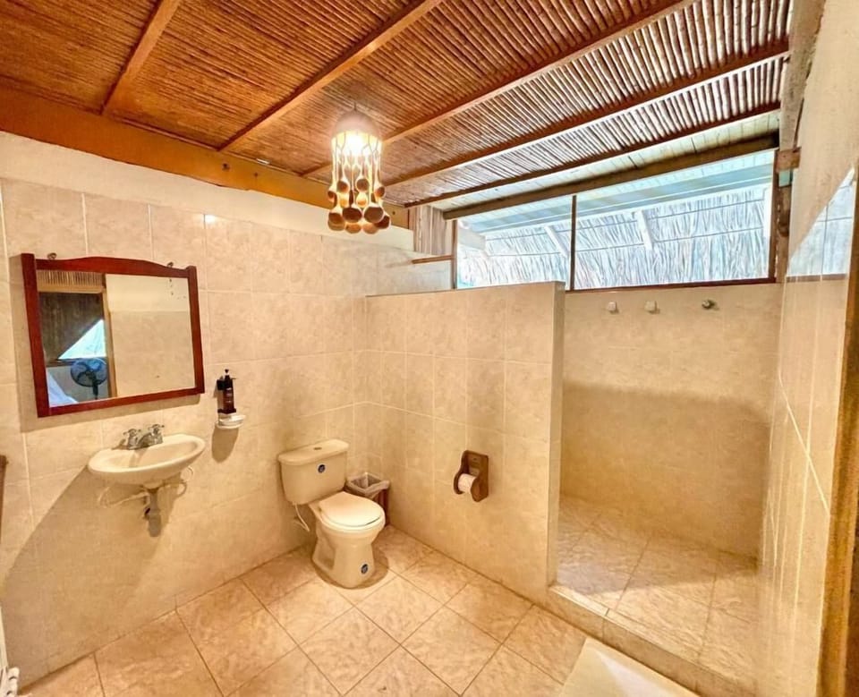 Classic Double Room, Balcony, Garden View | Bathroom | Shower, towels, toilet paper