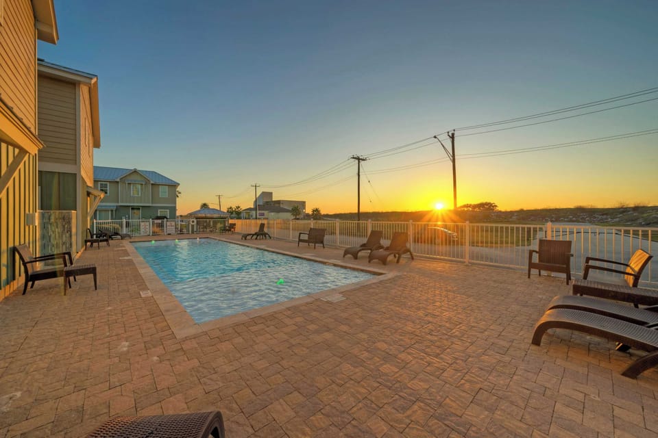 House (3 Bedrooms) | Front of property