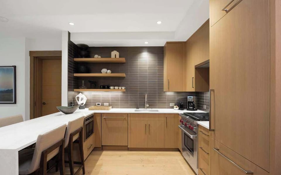462 - Full kitchen with island seating