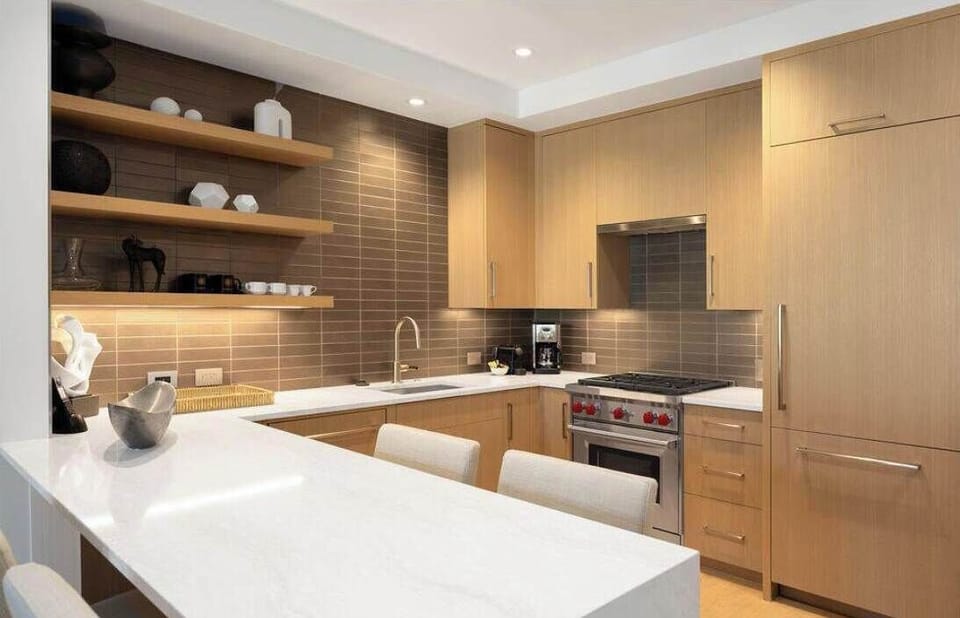 462 - Full kitchen with island seating