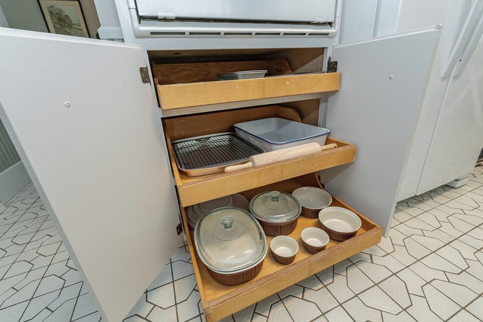 all your baking needs, brand new high-end baking dishes