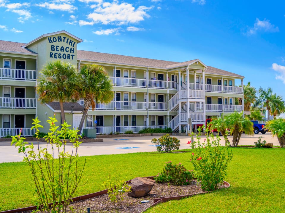 Kontiki Beach Resort #314 by Miss Kitty’s Apartment in Texas